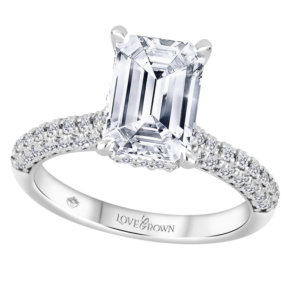 Large Emerald Diamond Solitaire on Stylish Rounded Pave Band (White Gold)